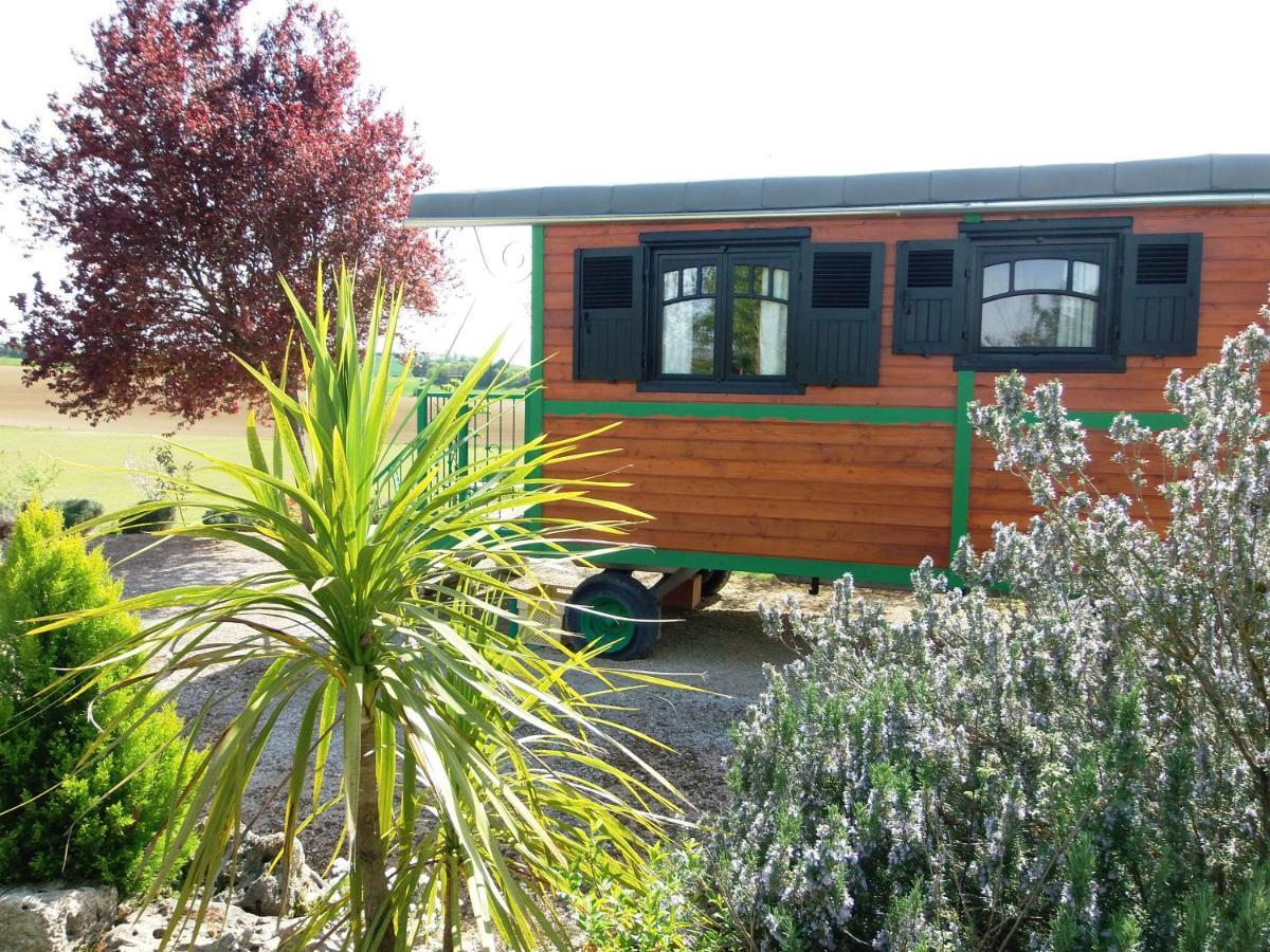 Roulotte Acces Privatif Spa Pauilhac Exterior photo